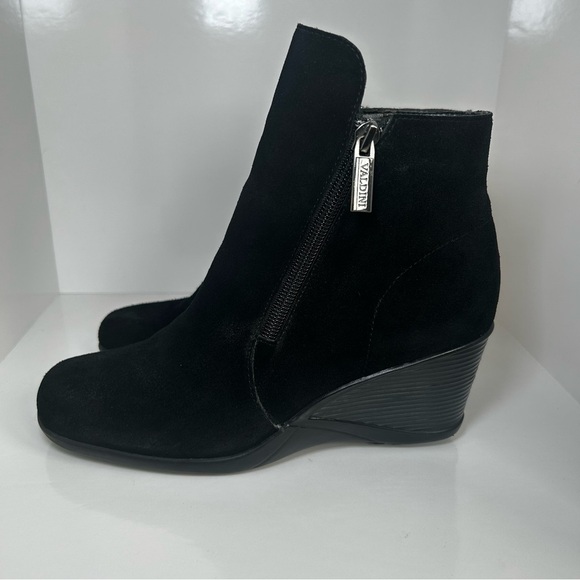 Valdini Women’s Black Suede Ankle Boots, Size 6.5 - Picture 8 of 10